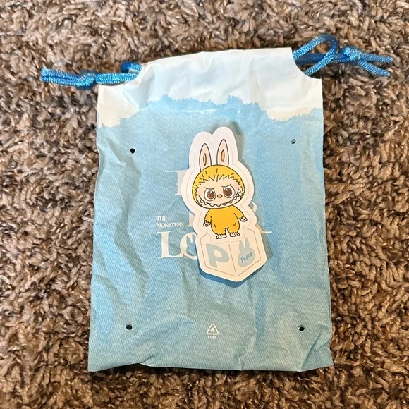 Pin for love Labubu P - Picture 4 of 4